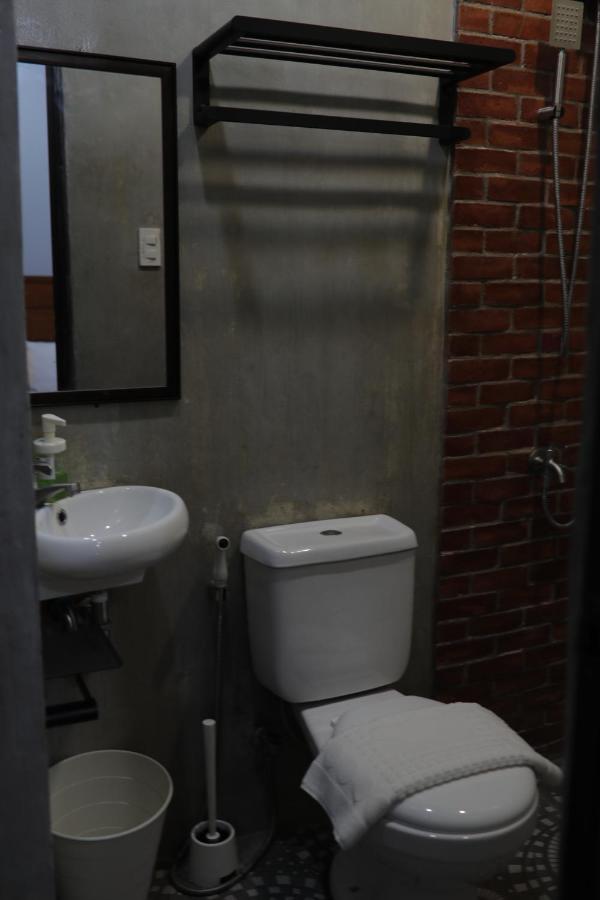 Cerca Hotel Balabag  Buitenkant foto