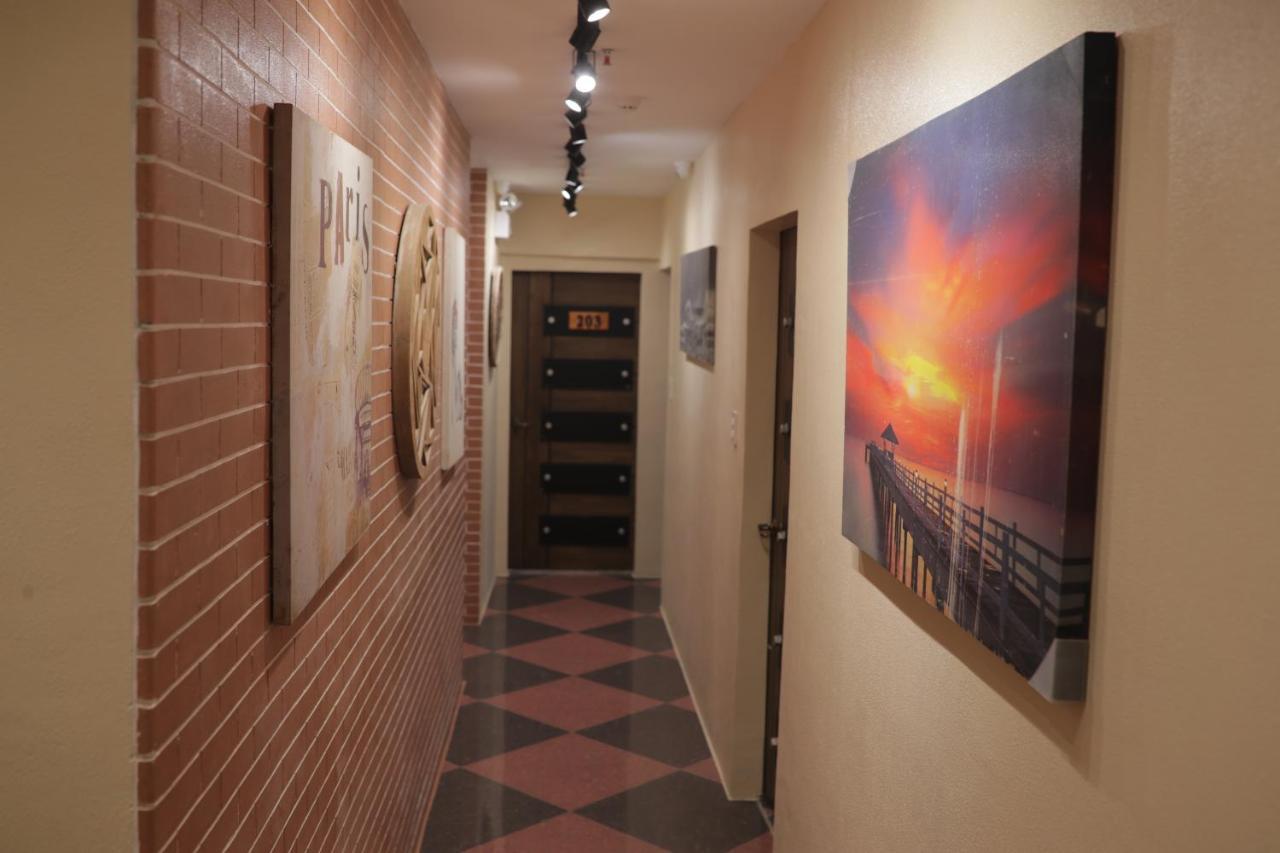 Cerca Hotel Balabag  Buitenkant foto