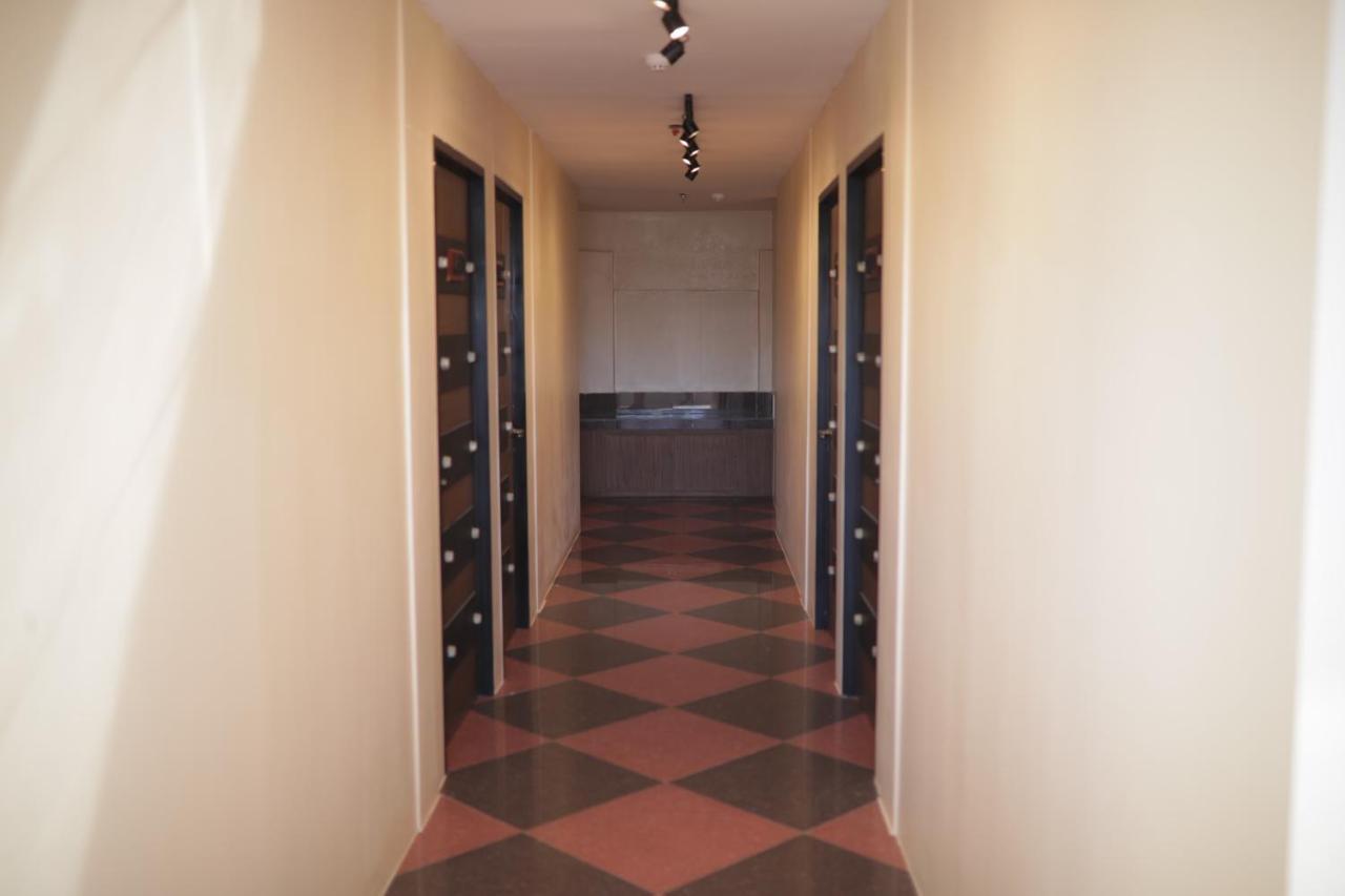 Cerca Hotel Balabag  Buitenkant foto