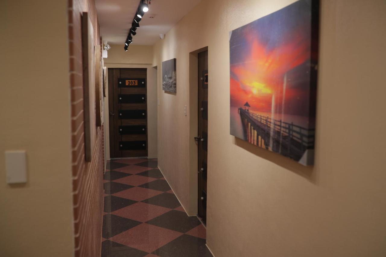 Cerca Hotel Balabag  Buitenkant foto