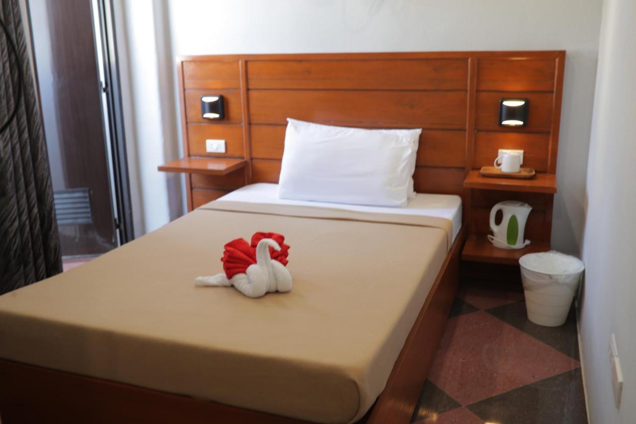 Cerca Hotel Balabag  Buitenkant foto