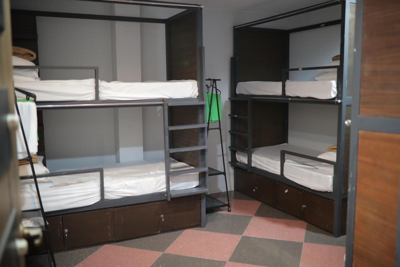 Cerca Hotel Balabag  Buitenkant foto