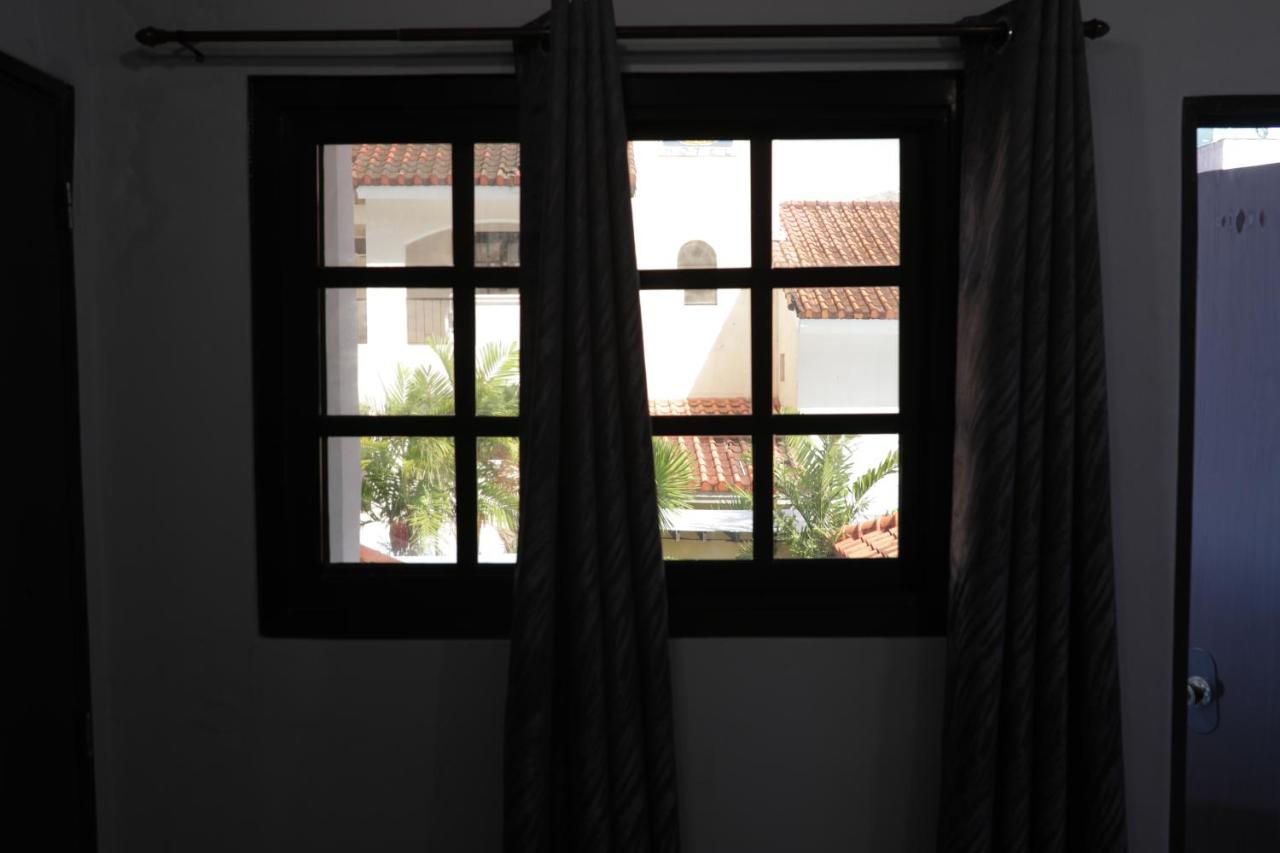 Cerca Hotel Balabag  Buitenkant foto