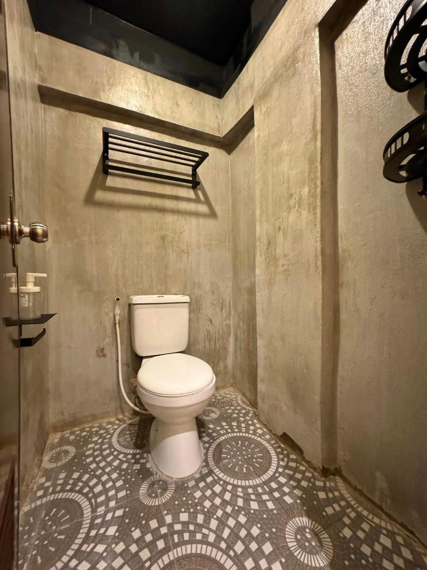 Cerca Hotel Balabag  Buitenkant foto